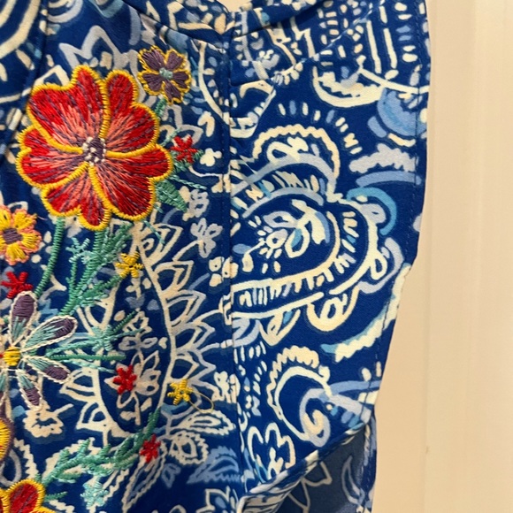 Savanna Jane Blue Embroidered Blouse size large NWT - Picture 10 of 16